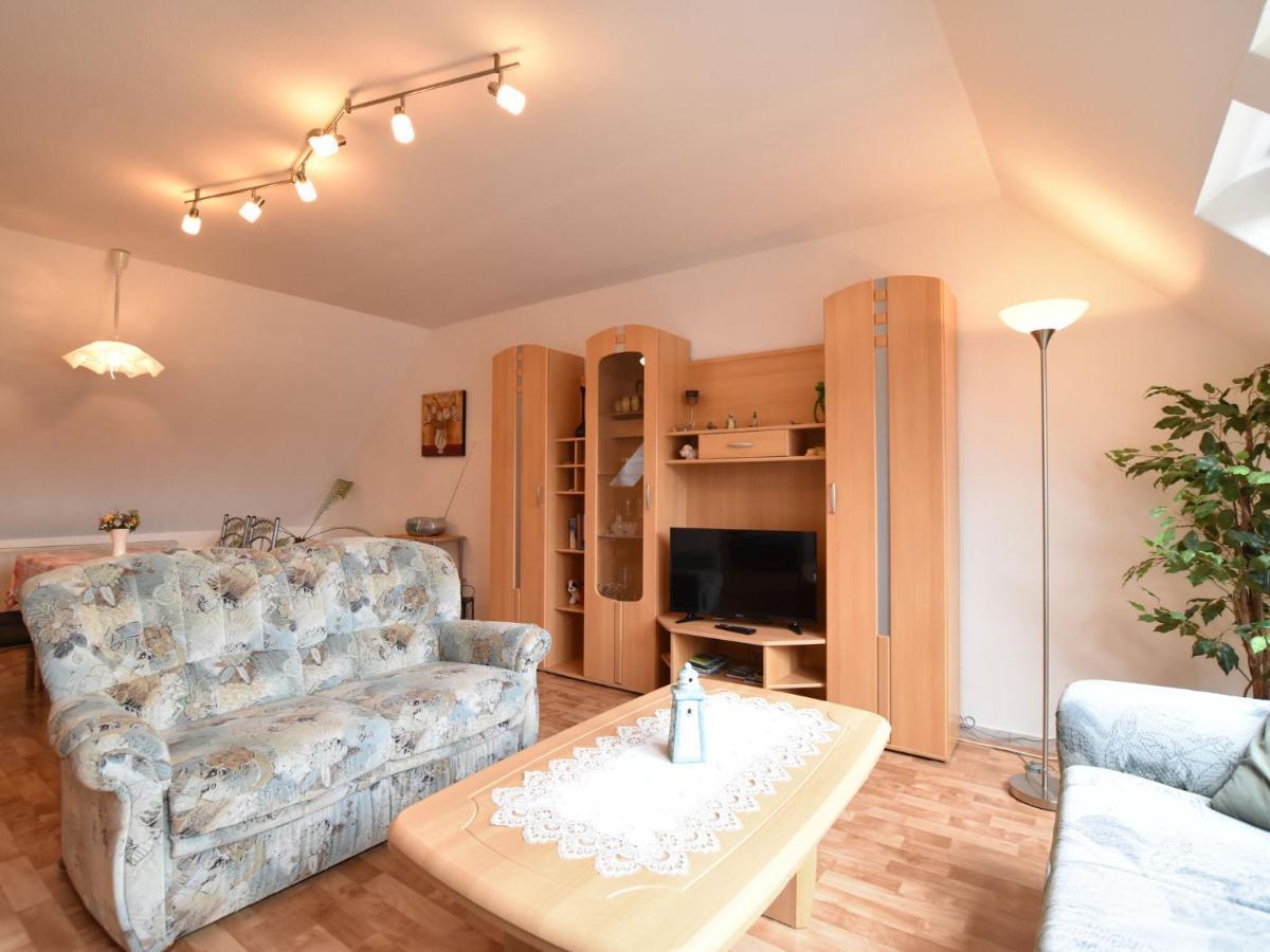 Attractive Apartment In Kluetz Near The Sea Klutz Exteriör bild
